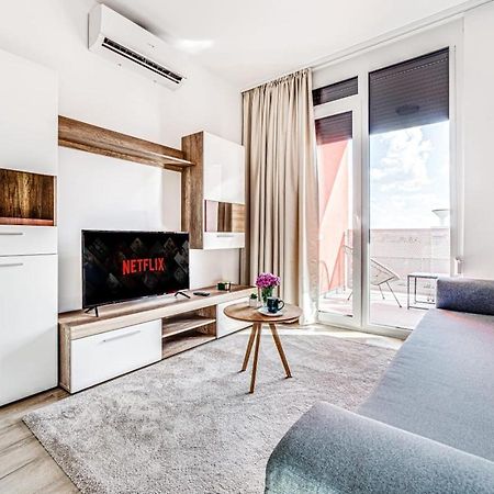 Ari Green Apartment Near Atrium Mall Arad Bagian luar foto